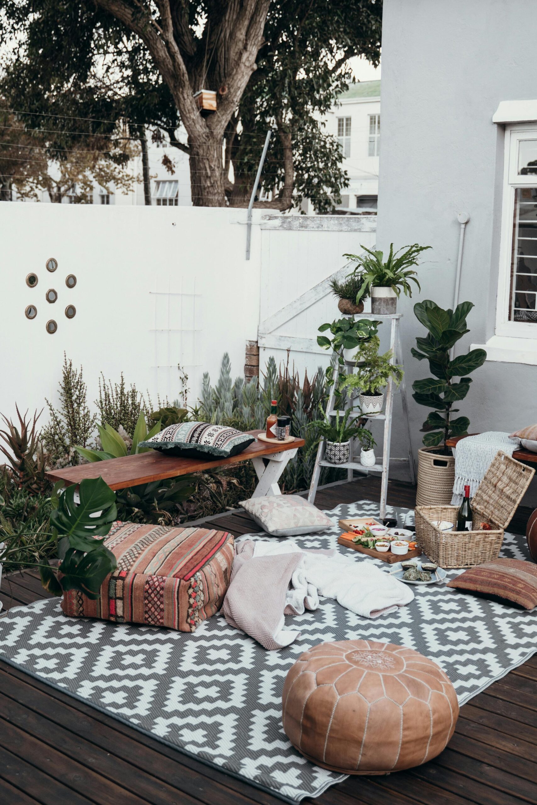 Outdoor Rugs & Decor